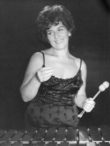 Vera Auer ca. 1964 in New York (Wikimedia Commons: Oobspacer)